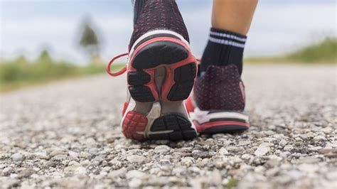 Ankle pain when walking: why it happens and how to avoid it