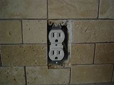 Backsplash Around Outlet by 187 Tutorial Tile Kitchen Back Splash Backsplash Around Outlet