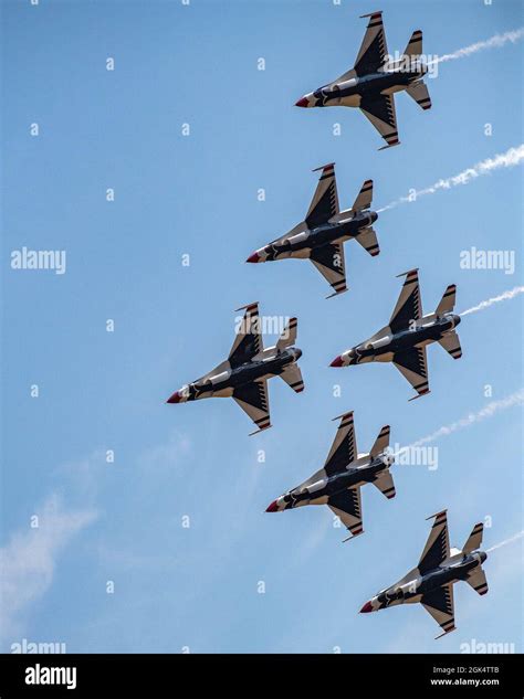 The United States Air Force Air Demonstration Squadron "Thunderbirds ...