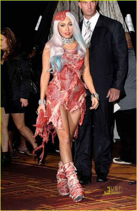 Lady Gaga Explains Meat Dress Meaning: Photo 2479816 | 2010 MTV VMAs ...