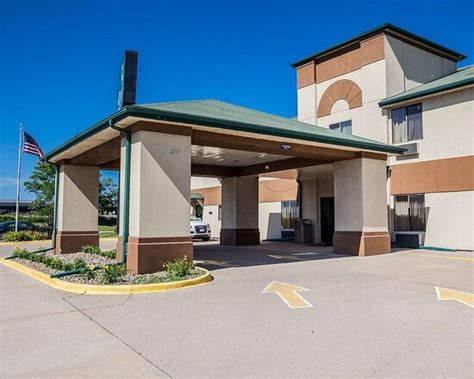QUALITY INN & SUITES ALTOONA - DES MOINES - Hotel Reviews, Photos, Rate ...