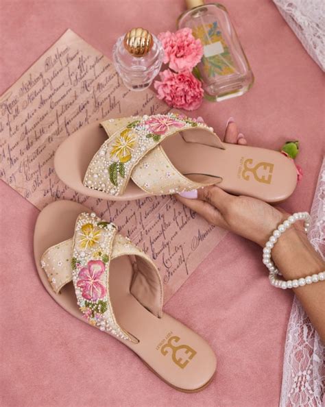 Buy Phool Proof : Criss Cross Sliders online – Fizzy Goblet