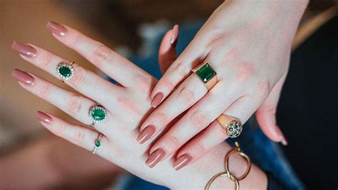 Discover Types of Panna Gemstones & Pick the Perfect One For You