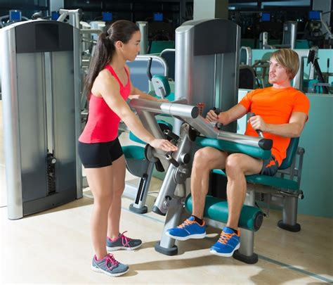 Leg Curl Machine Exercise 的图像结果