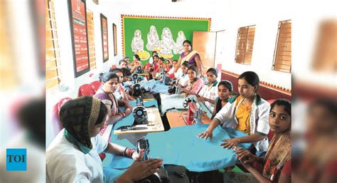 Shg: Women Shg Stitching Kurta-pajama, Sadri For Prez & Pm | Kanpur ...