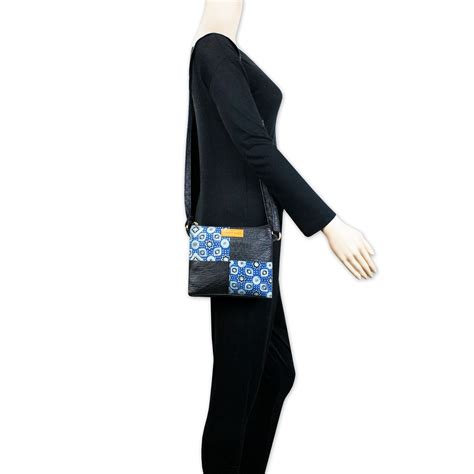 Blue Ajrakh Mobile Sling Bag – Crafthues