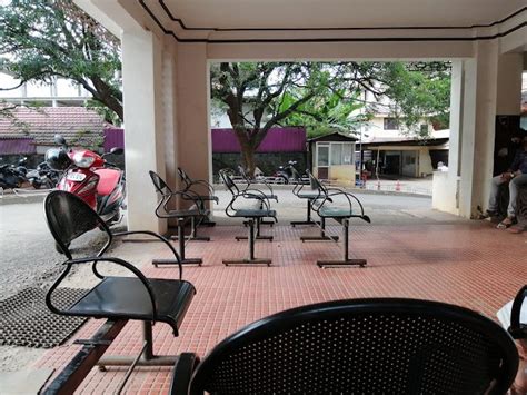 New Alma Hospital : Court Road, Mannarkkad