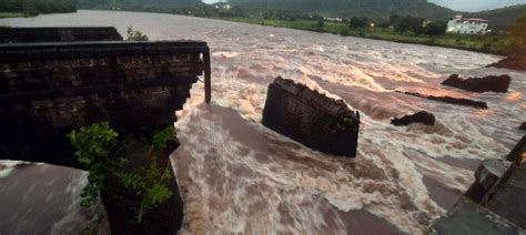 Mahad bridge collapse: Rescuers use massive magnet to locate missing ...