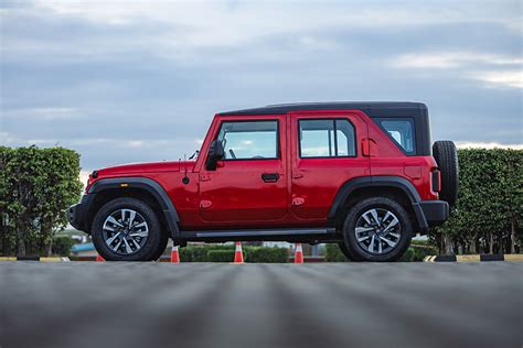 Mahindra Thar ROXX MX5 RWD On-Road Price and Offers in Muvattupuzha ...