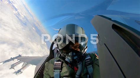 Fighter Pilot Cockpit 的图像结果