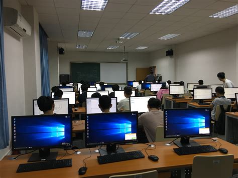 计算机多媒体教学实验室