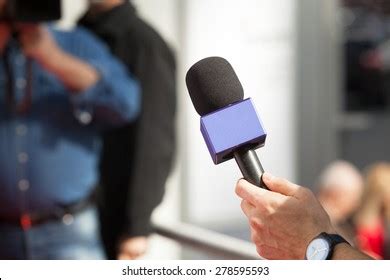 Interview Microphone Scene 的图像结果