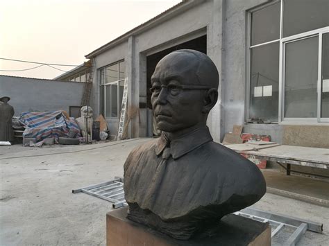 史若虚玻璃钢塑像_滨州宏景雕塑有限公司