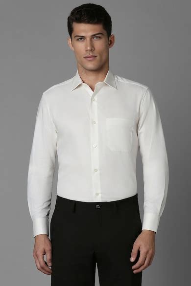 Buy Men Cream Classic Fit Solid Full Sleeves Formal Shirt Online ...