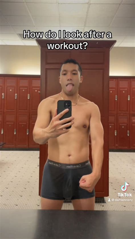 My locker room selfie : r/gaysian