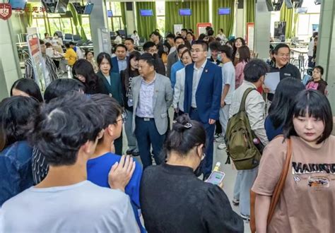 我校参加芜湖市“就在芜湖 就业芜优”系列活动-芜湖职业技术学院