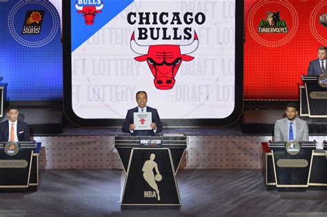 Chicago Bulls 2019 Draft Profile: Shaw G Amir Hinton