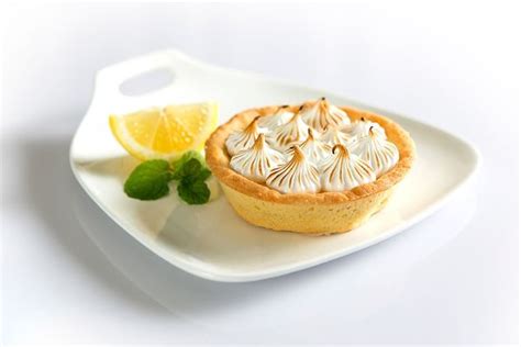 Lemon Meringue Tart Recipe | Bosch Home Appliances
