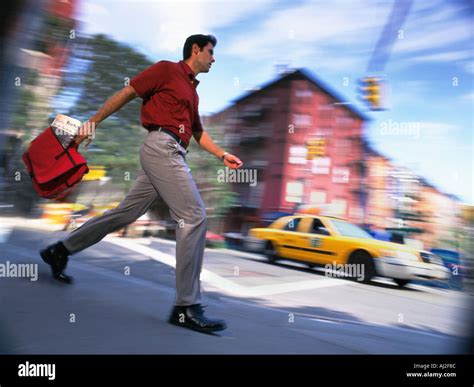 New York Business People Walking 的图像结果