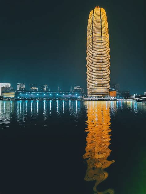 郑州10大最高的摩天大楼，郑州第一高楼近280米，郑东新区有5座