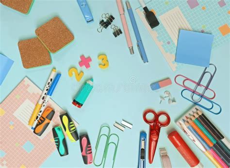 School Stationery Background 的图像结果