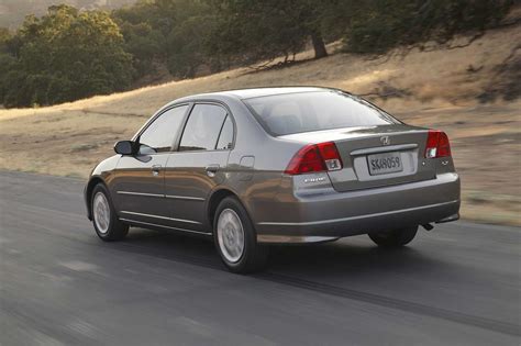 Honda Civic Sedan (ES/EN) & Coupe (EM2) 7th Generation - What To Check Before You Buy | CarBuzz