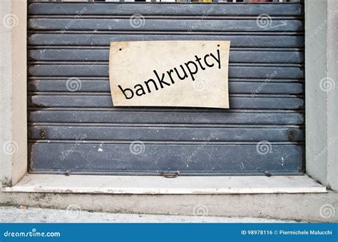 Company Closed Shop Closed for Bankruptcy Stock Photo - Image of bankruptcy, discontinued: 98978116