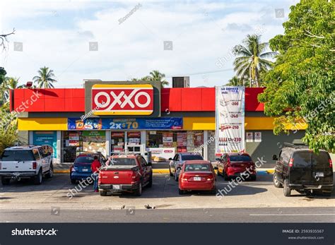 Oxxo Franchise Convenience Store Guadalajara Jalisco Stock Photo 2593935567 | Shutterstock