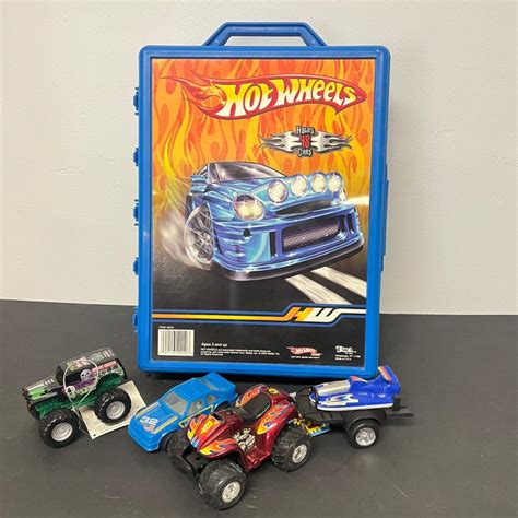 LOT 72: Hot Wheels Carrying Case Loaded with Cars Pkus Extras ...