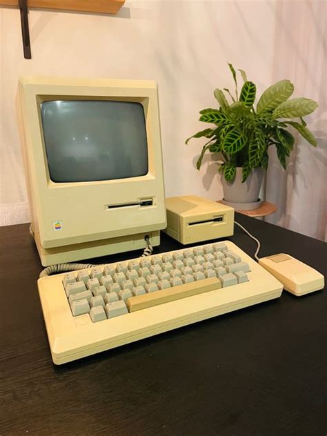 First Mac Computer 的图像结果