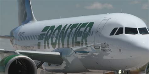 Passenger with box cutter forces flight to make emergency landing