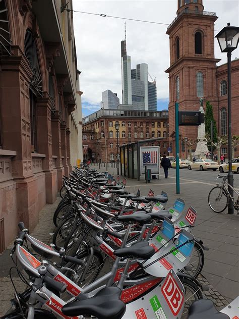 Europe Street 的图像结果