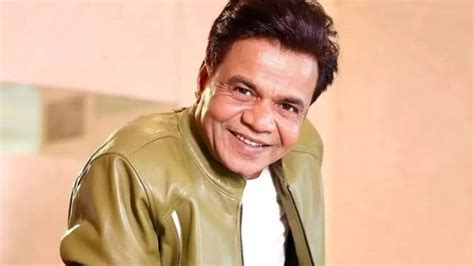 Watch: Rajpal Yadav touches Dharmendra's feet in a heartwarming video ...