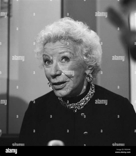 Mary welsh hemingway Black and White Stock Photos & Images - Alamy