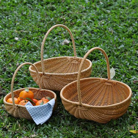 Amazon.com: Wooden Basket Farm Stand 2 Quart Handled Natural, Woven ...