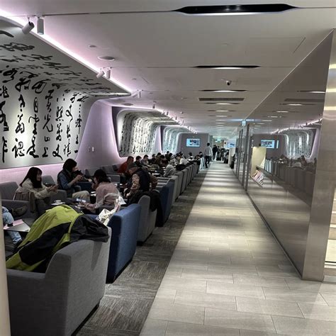 Review: China Airlines Dynasty Lounge Terminal 2 TPE