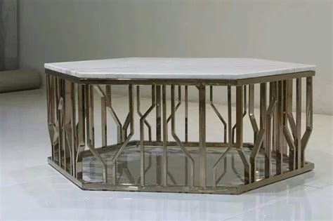 不锈钢家具显示了通透清新有朝气富于立体效果并且具有让空间变大的效果