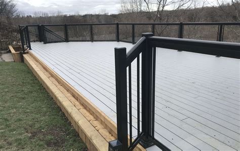 Aluminum Deck Railings, Glass Deck Railing Systems - WATERLOO RAILINGS