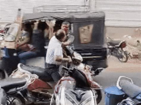 BJP leader assaulted publicly on Vidisha road: Police detain accused ...
