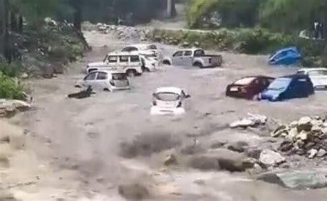 VIDEO: हिमाचल में भारी बारिश से तबाही, पर्यटन स्‍थल पर अचानक जलस्‍तर ...