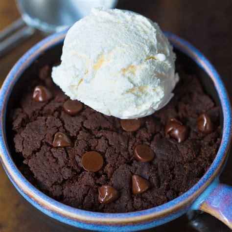 Brownie In A Mug - The BEST Easy Recipe!