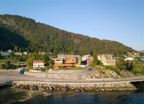 Lavik Fjord Hotel & Apartments | Hotels | Lavik | Norway