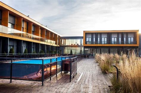 HOTEL BONIFACIO - SPA & SPORT RESORT (Sochocin) - Hotel Reviews, Photos ...