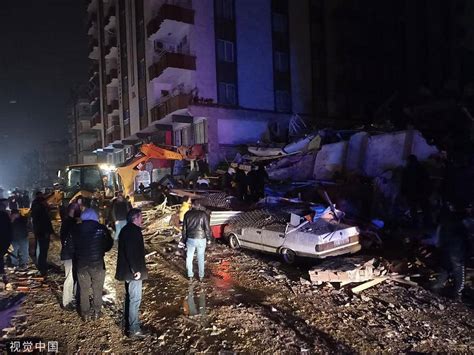 土耳其一天两次7.8级强震 致土叙两国逾2300人遇难-南方都市报·奥一网