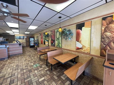 Subway Restaurant 的图像结果