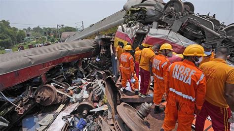 印度当局称列车相撞事故救援已完成，死亡人数下调至275人_凤凰网