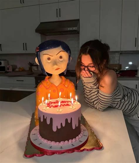 Coraline Jones | Best Coraline cake I’ve seen! Credit: pndgetssmewetter ...