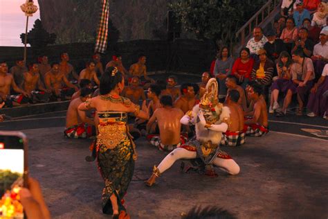 Kecak Dance at Uluwatu Temple: History, Story & Guide - Kura-Kura Blog - history of kecak dance