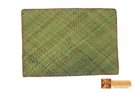 Vibilia Woven Natural Screwpine Leaf Double Side Table Mat(Set of 6)-D ...
