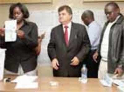 Rwandans cast their ballots in Jayanagar